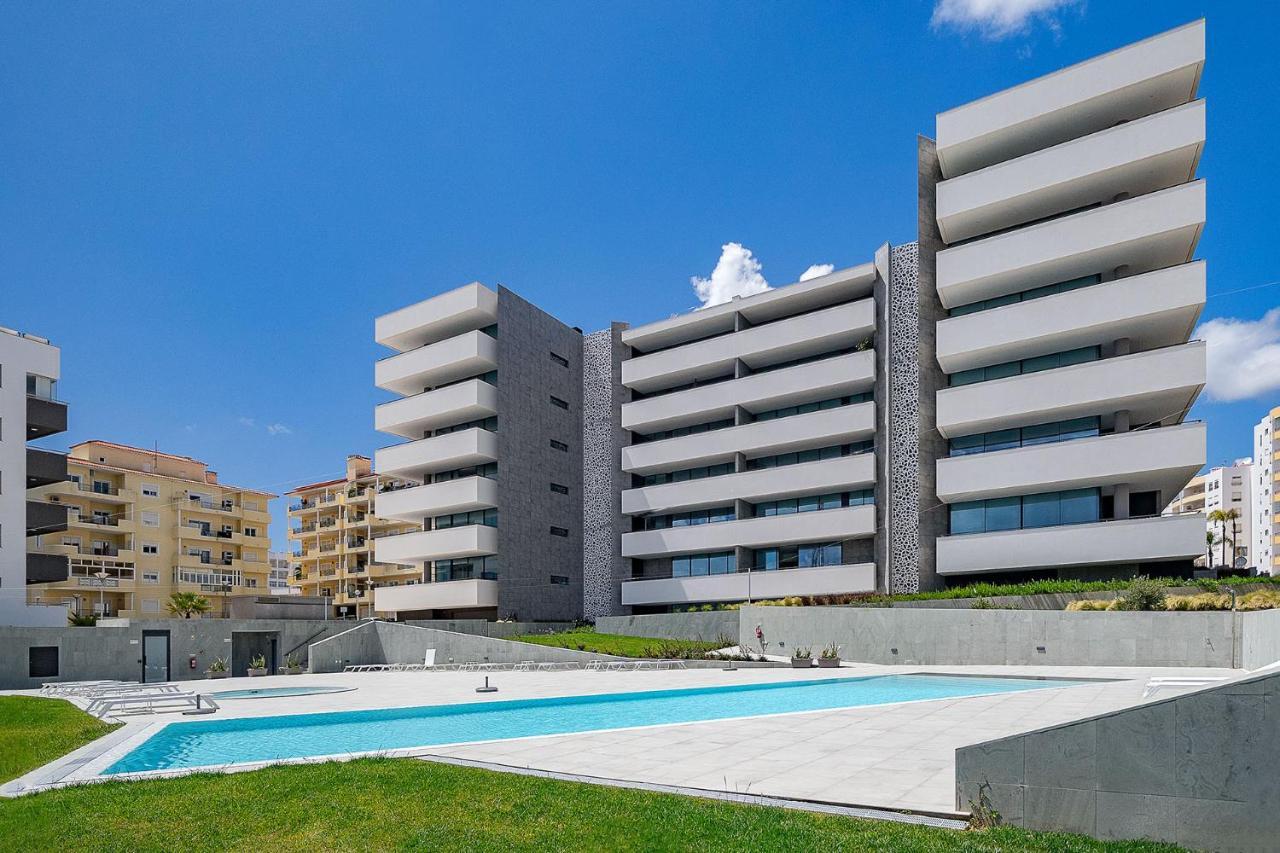 Deluxe 2 With Pool By Homing Apartamento