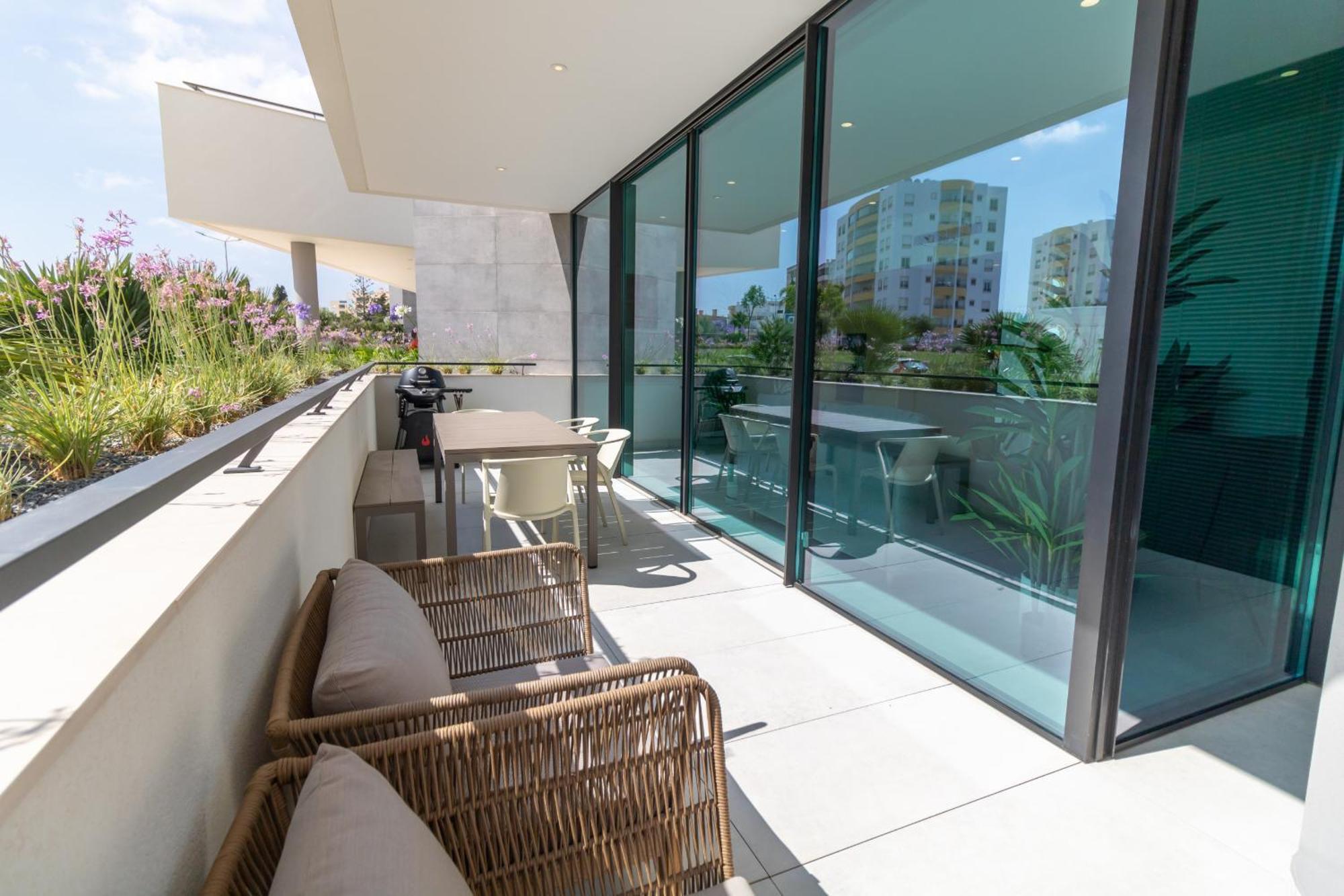 Deluxe 2 With Pool By Homing Lagos