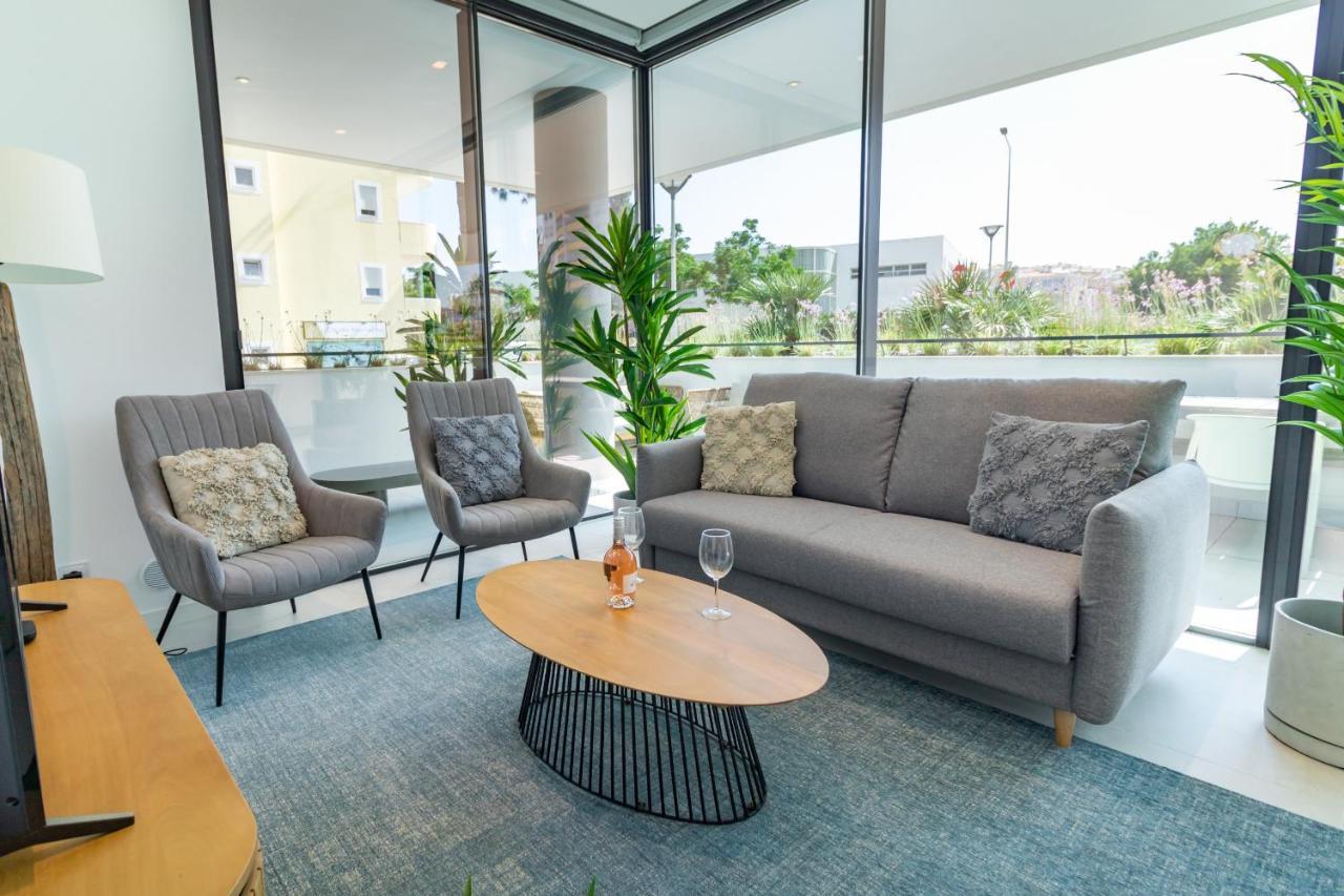 Apartment Deluxe 2 With Pool By Homing *